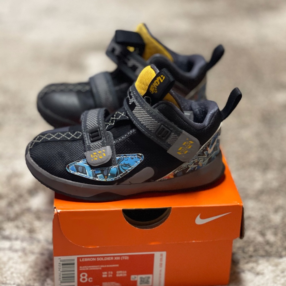 Nike LeBron Soldier XIII size Toddler 8c